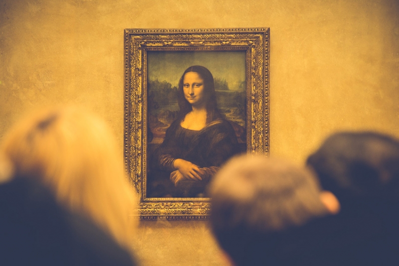 Example of past simple: Leonardo painted the Mona Lisa in 1503
